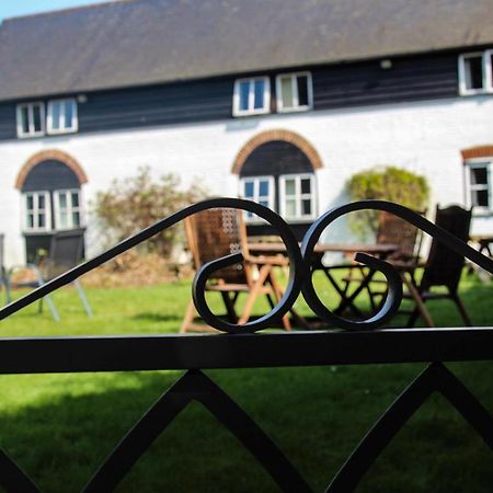 Hotel The Waggon And Horses Great Yeldham Esterno foto