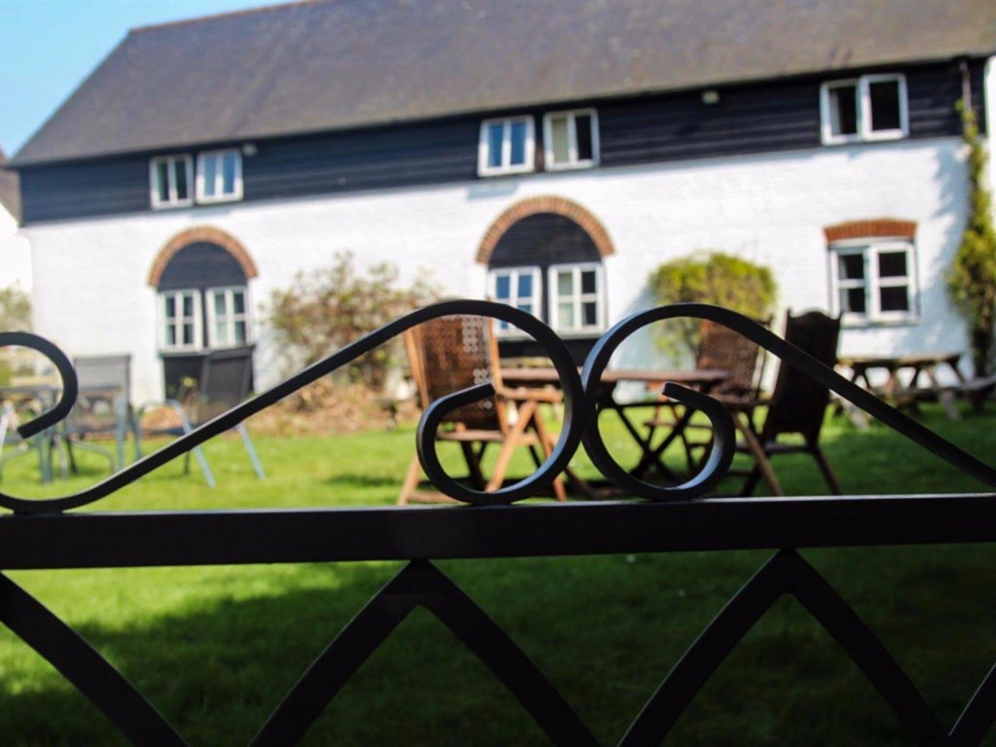 Hotel The Waggon And Horses Great Yeldham Esterno foto
