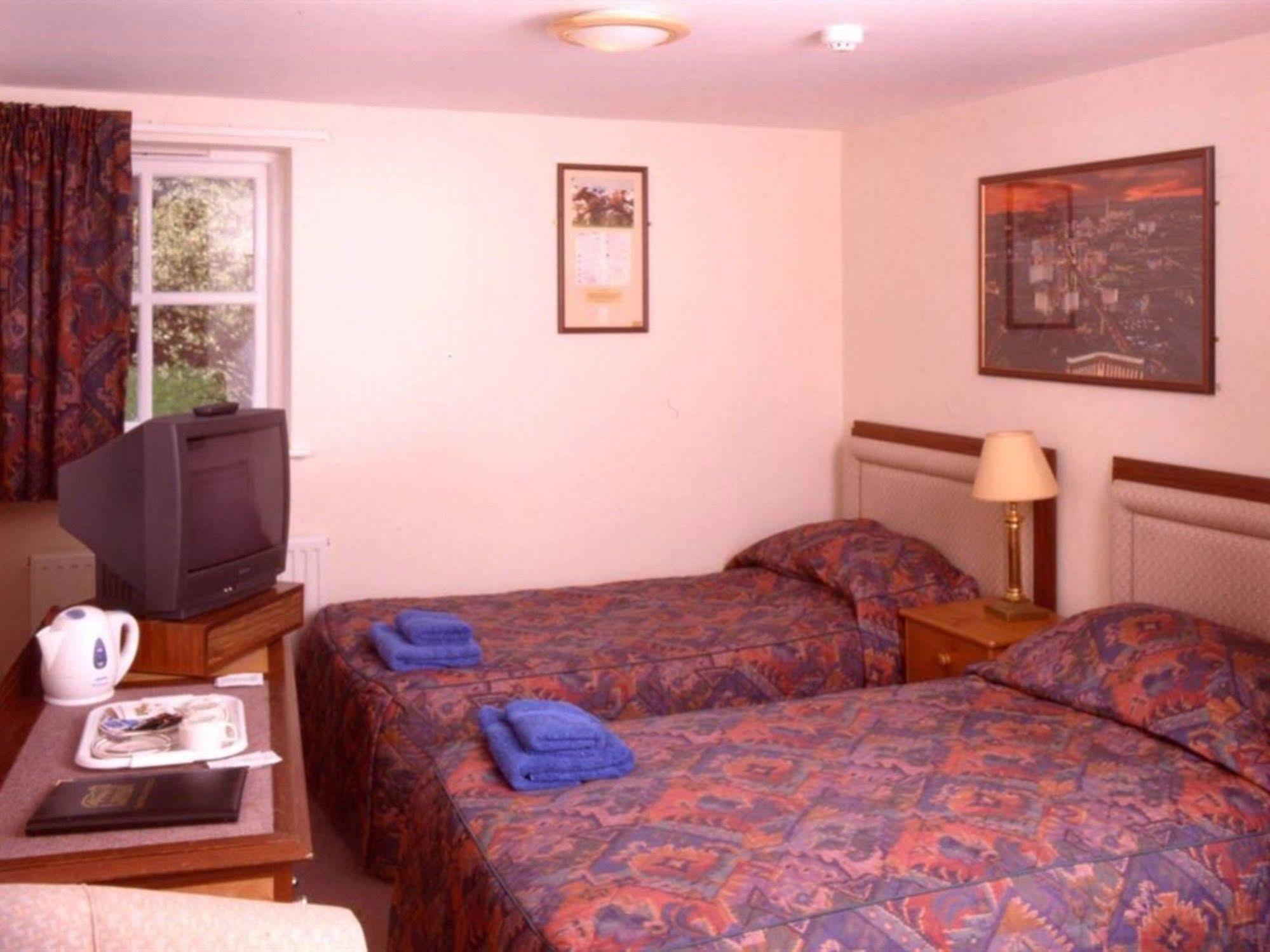 Hotel The Waggon And Horses Great Yeldham Esterno foto